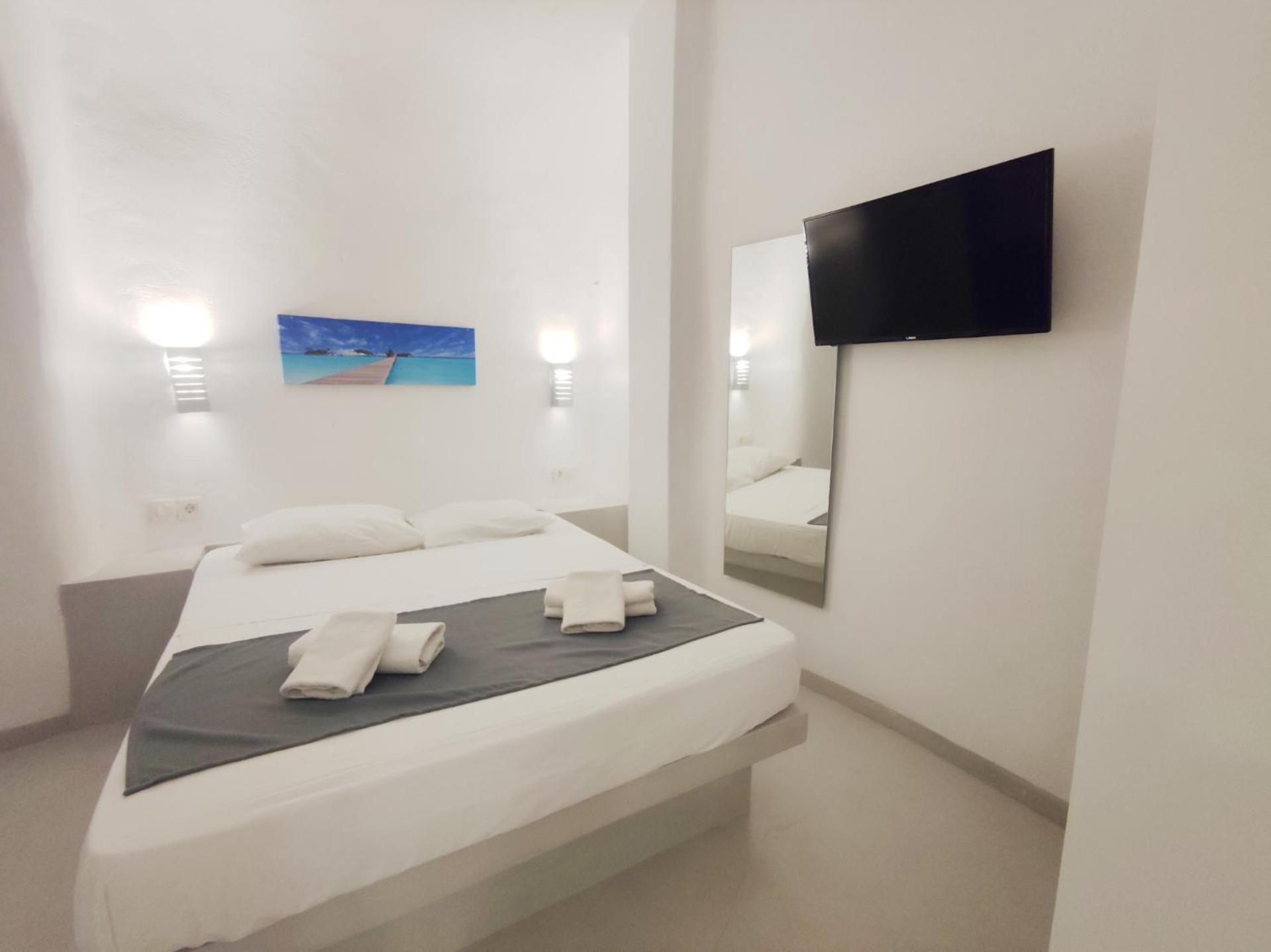 Low Cost Fira Center Rooms エクステリア 写真